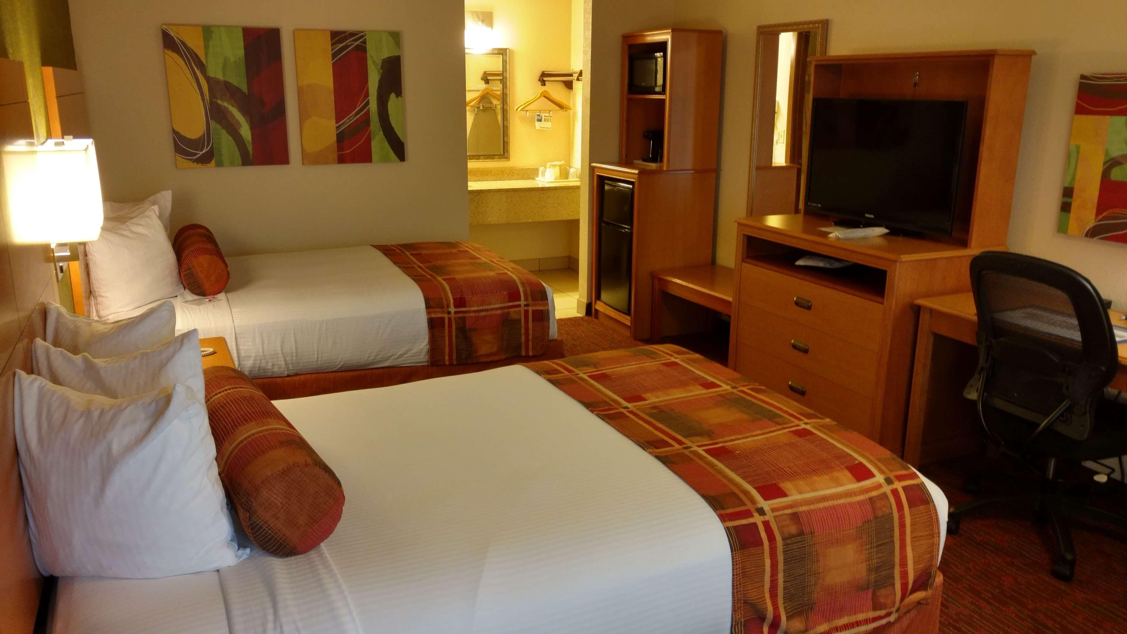 Best Western Angus Inn Great Bend Buitenkant foto