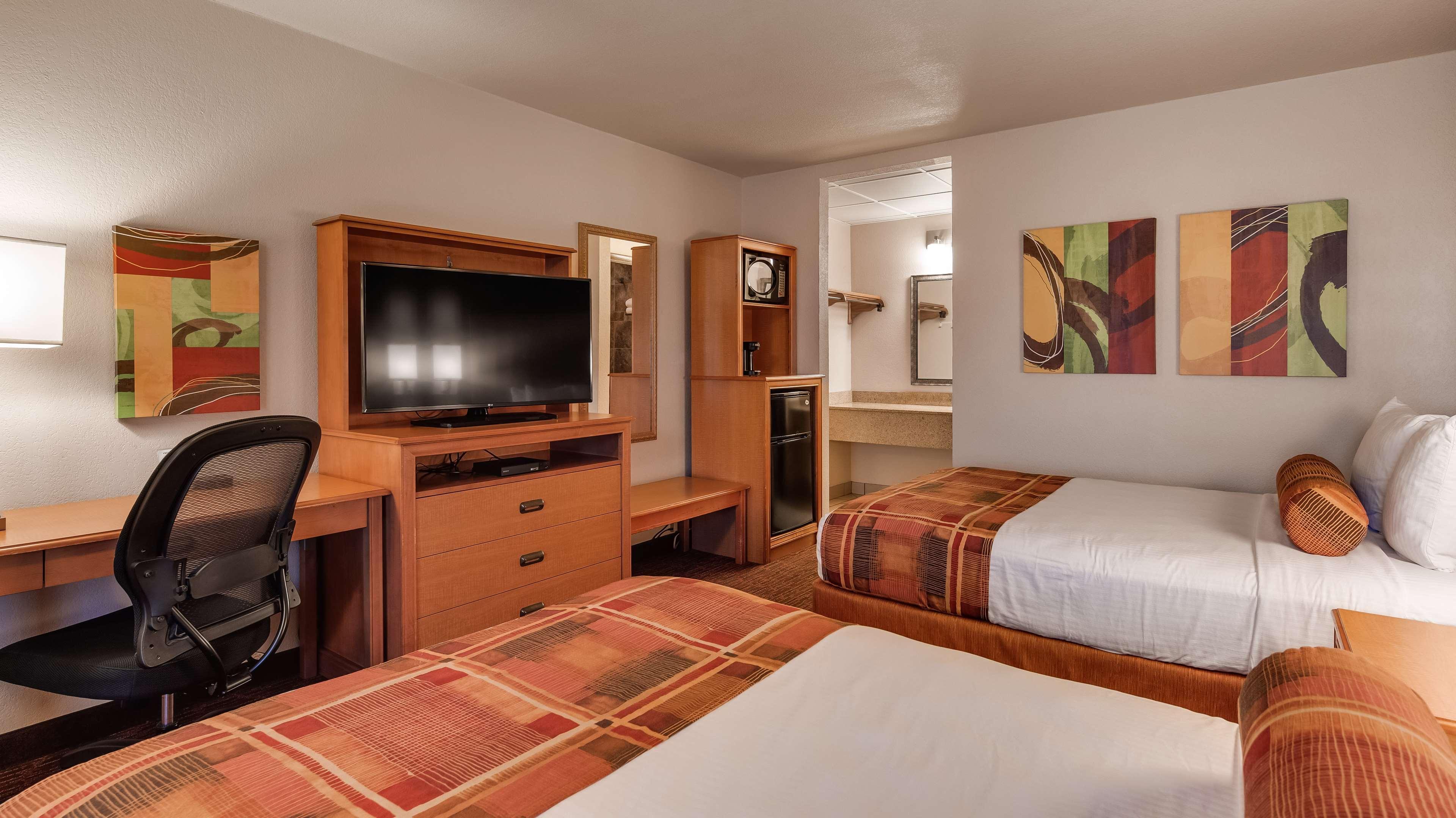 Best Western Angus Inn Great Bend Buitenkant foto