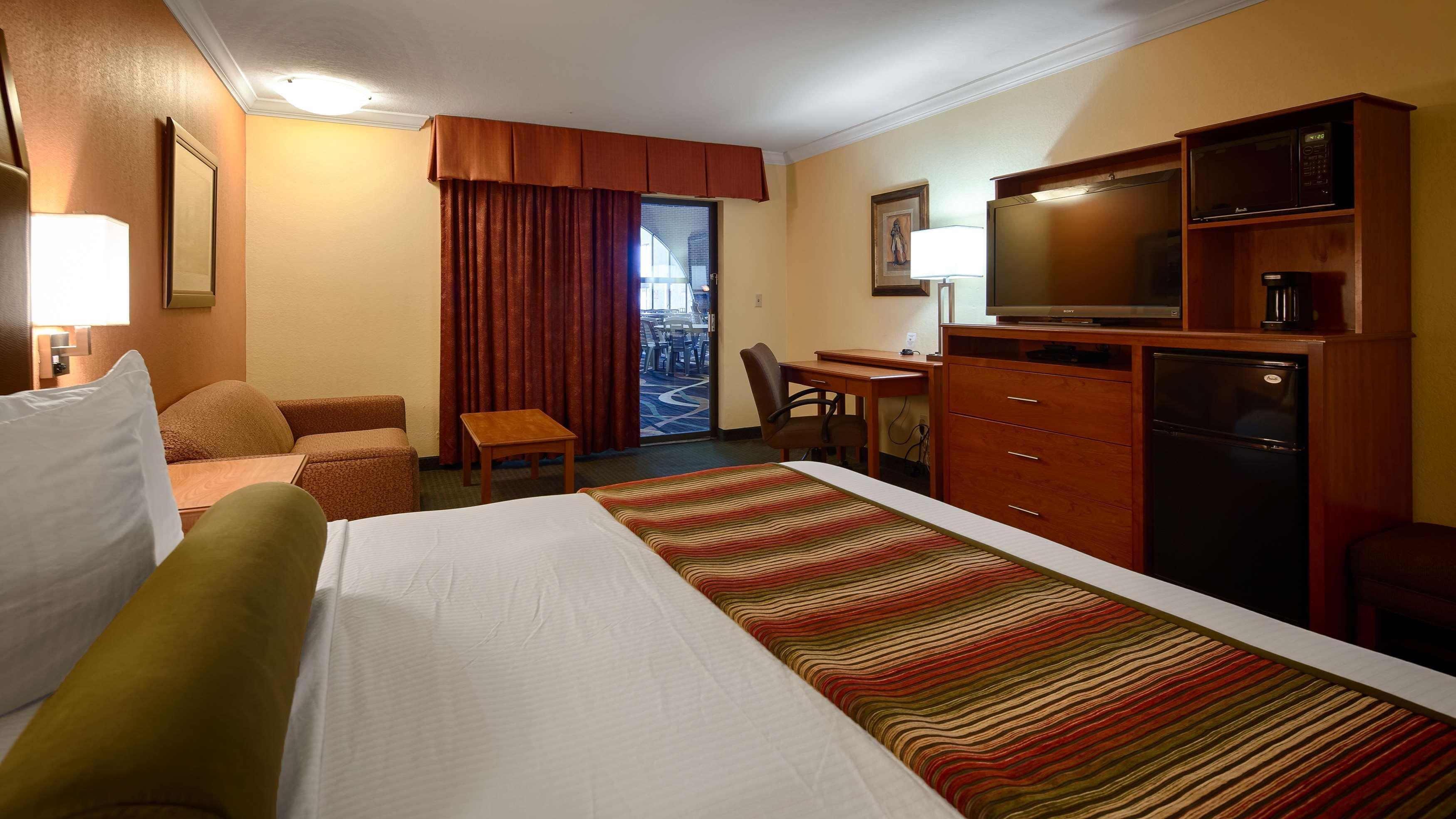 Best Western Angus Inn Great Bend Buitenkant foto