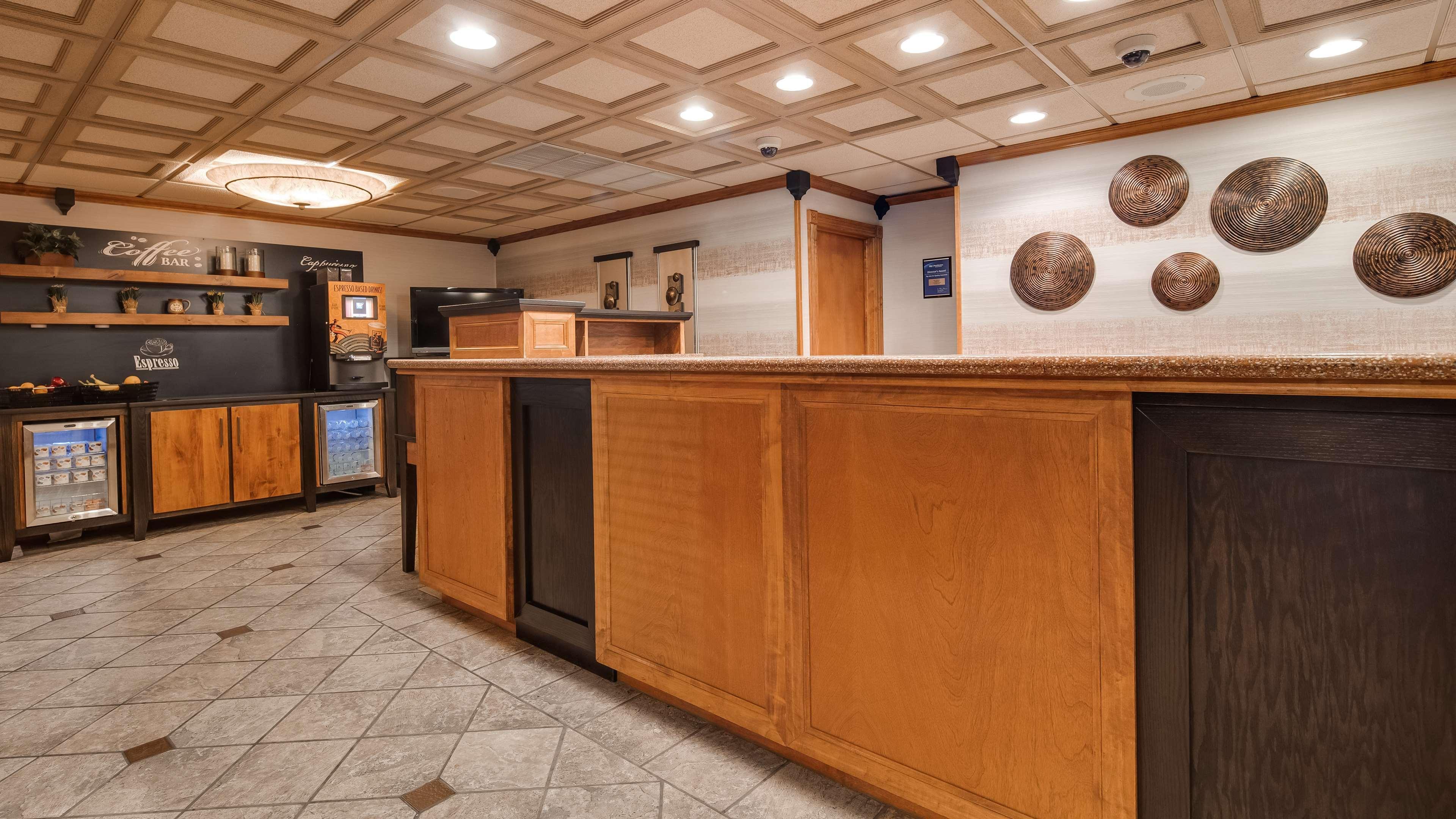 Best Western Angus Inn Great Bend Buitenkant foto