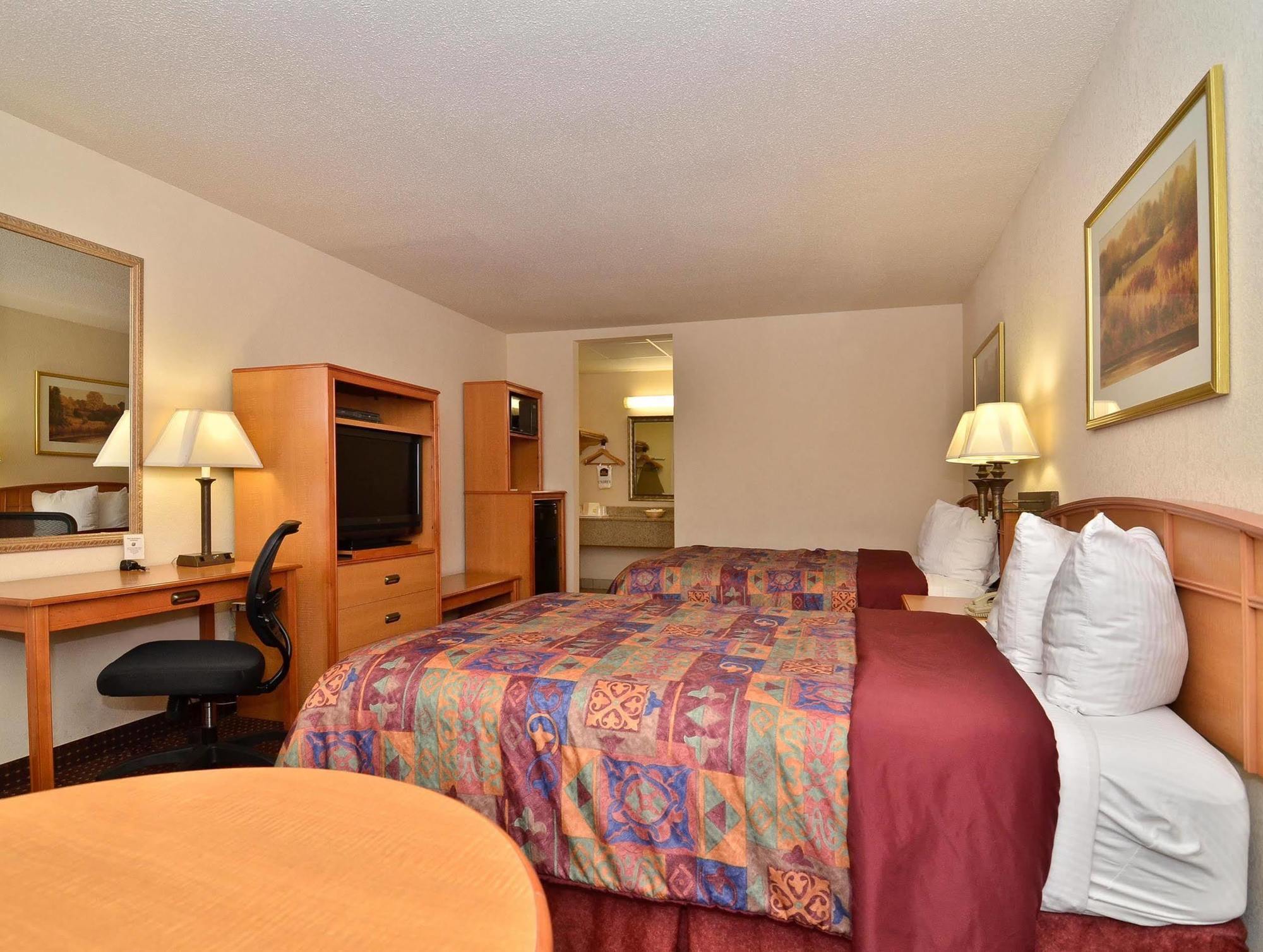Best Western Angus Inn Great Bend Buitenkant foto