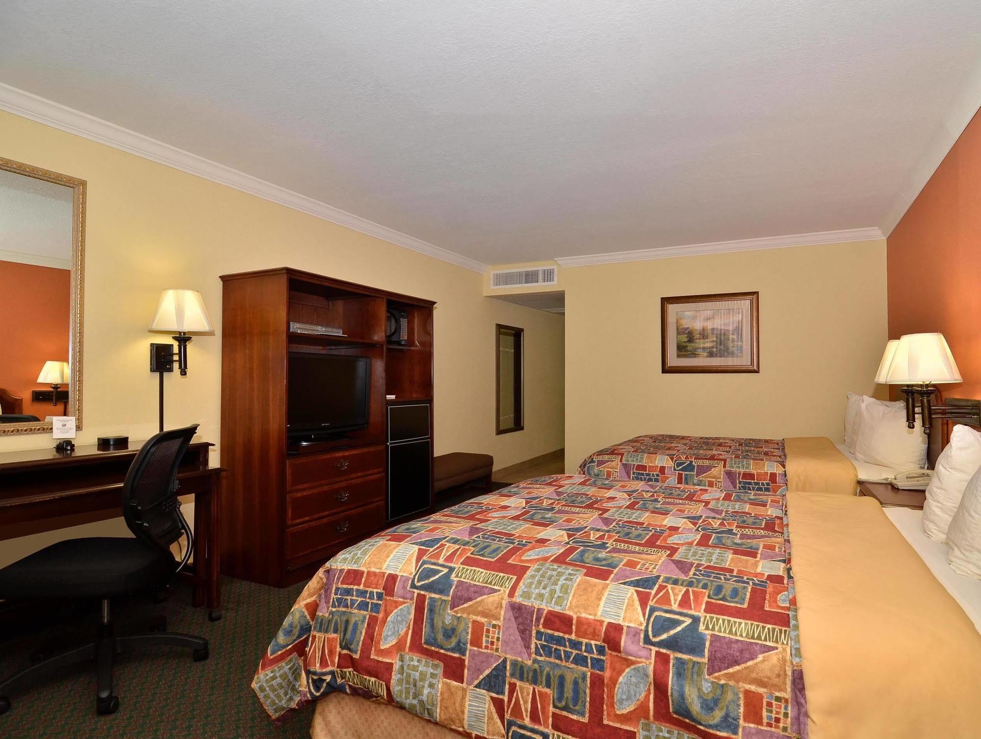 Best Western Angus Inn Great Bend Buitenkant foto