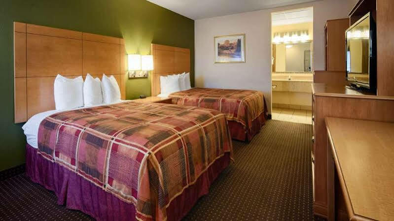 Best Western Angus Inn Great Bend Buitenkant foto